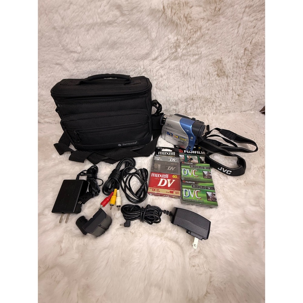 JVC GR-D33U MiniDV Camcorder Bundle 16x Opt Zoom Bag Tapes Cables Tested Works!